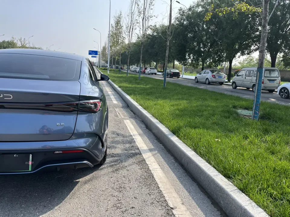 BYD Seal 06DM Intelligent Driving Edition DM-i 120KM Flagship Model 2024 — миниатюра 4