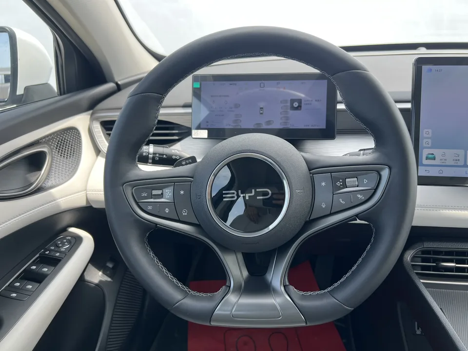 BYD Seal 05DM Intelligent Driving Edition DM-i 120KM Flagship Model 2025 — миниатюра 3