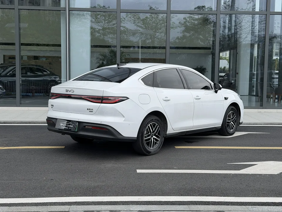 BYD Seal 05DM Intelligent Driving Edition DM-i 120KM Flagship Model 2025 — миниатюра 4