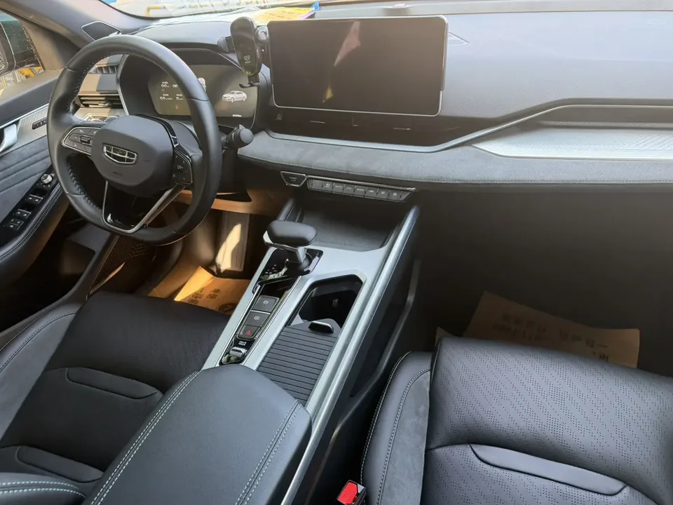 Geely Xing Rui Xingrui 2023 2.0T only available in green version 2023 — миниатюра 3