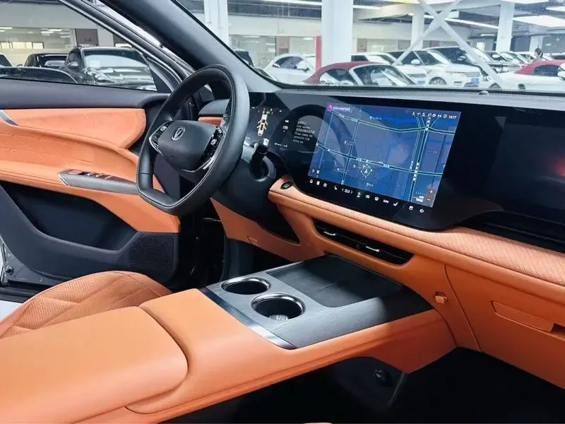 Changan CS75PLUS Changan CS75 PLUS 2025 fourth generation 1.5T New Blue Whale Smart Premium Edition 2024 — миниатюра 3
