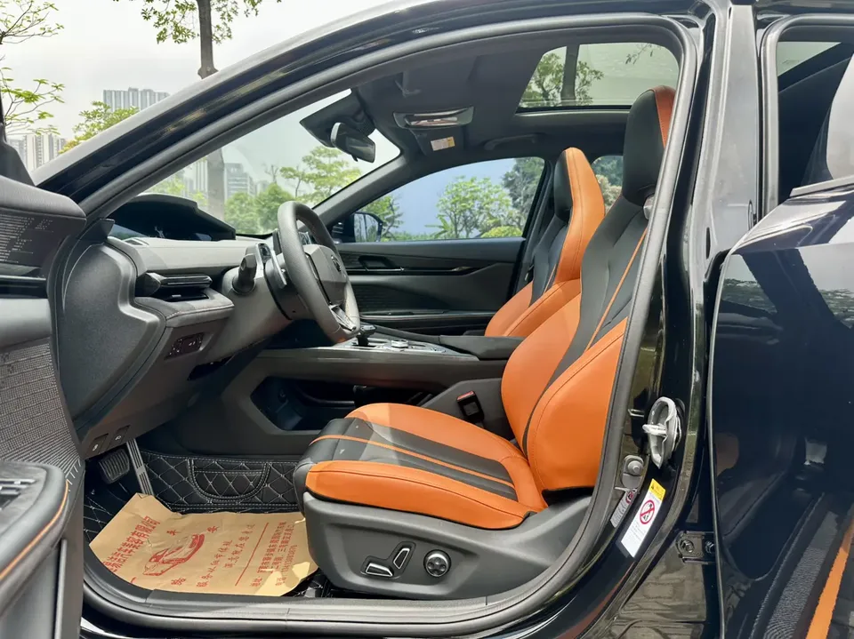Changan UNI-V 1.5T Premium Sports Edition 2024 — миниатюра 4