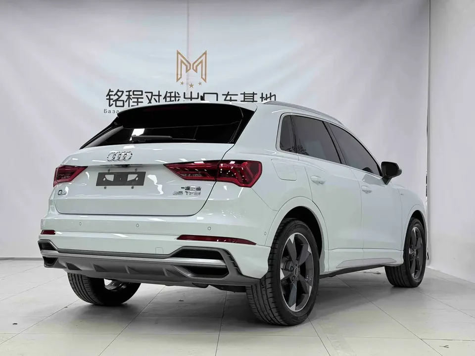 Audi Q3 Audi Q3 2022 35 TFSI Fashionable and Dynamic 2022 — миниатюра 2