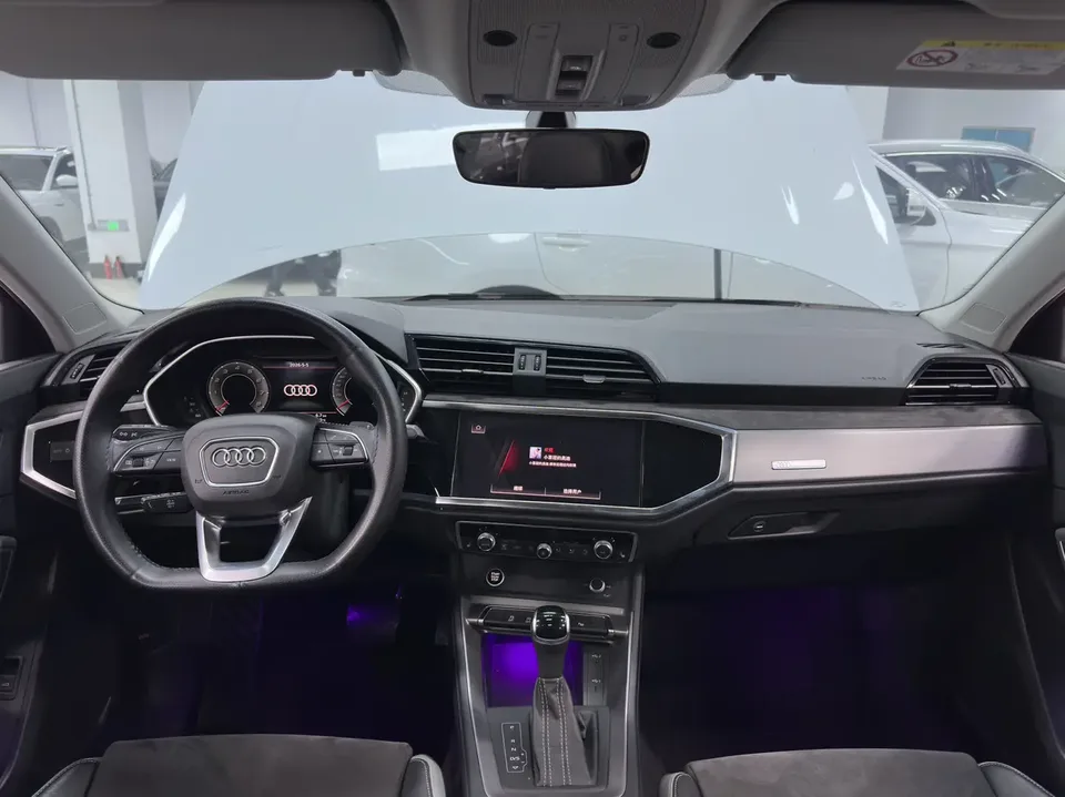 Audi Q3 Audi Q3 2022 35 TFSI Fashionable and Dynamic 2022 — миниатюра 4