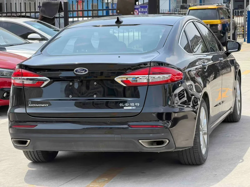 Ford Mondeo Mondeo EcoBoost 180 Fashion Edition 2022 — миниатюра 4
