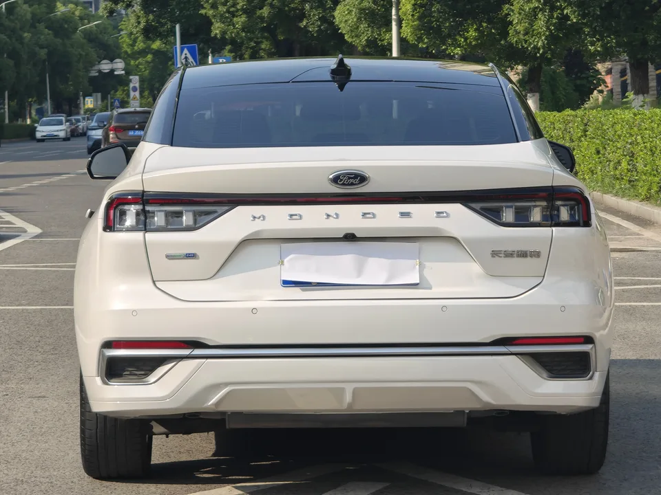 Ford Mondeo Mondeo EcoBoost 245 Extreme Edition 2023 — миниатюра 3