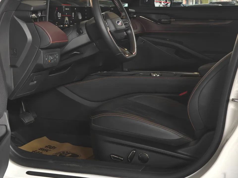 Ford Mondeo Mondeo EcoBoost 245 Extreme Edition 2023 — миниатюра 5