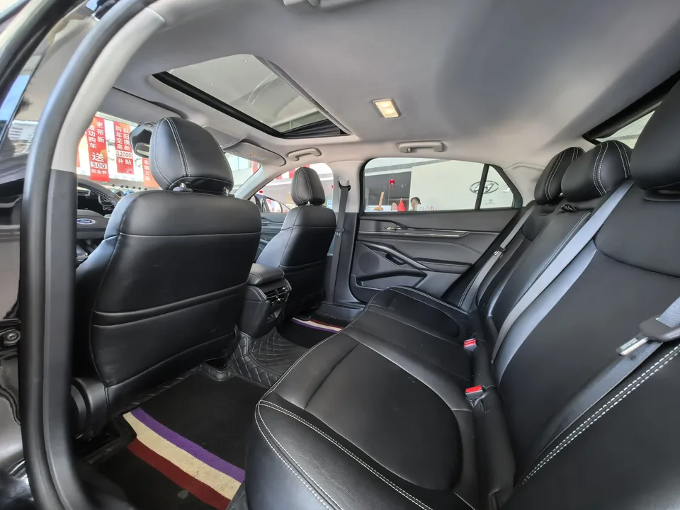 Ford Mondeo Mondeo EcoBoost 245 Fashion Edition 2023 — миниатюра 5