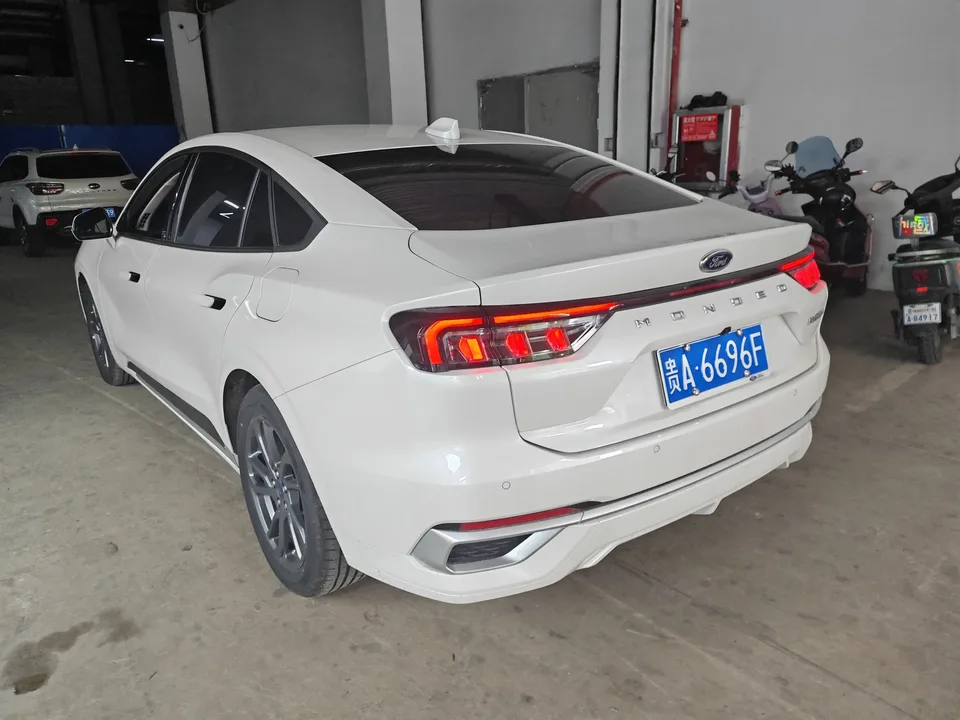 Ford Mondeo Mondeo 2025 EcoBoost 245 Luxury 2025 — миниатюра 3