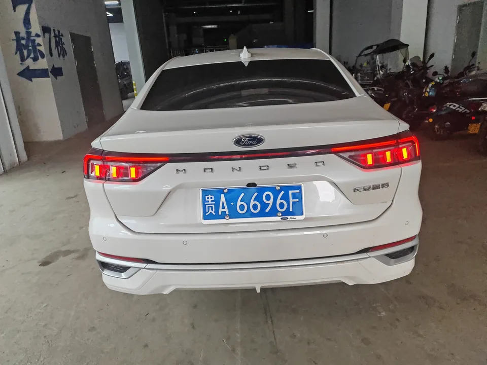 Ford Mondeo Mondeo 2025 EcoBoost 245 Luxury 2025 — миниатюра 4