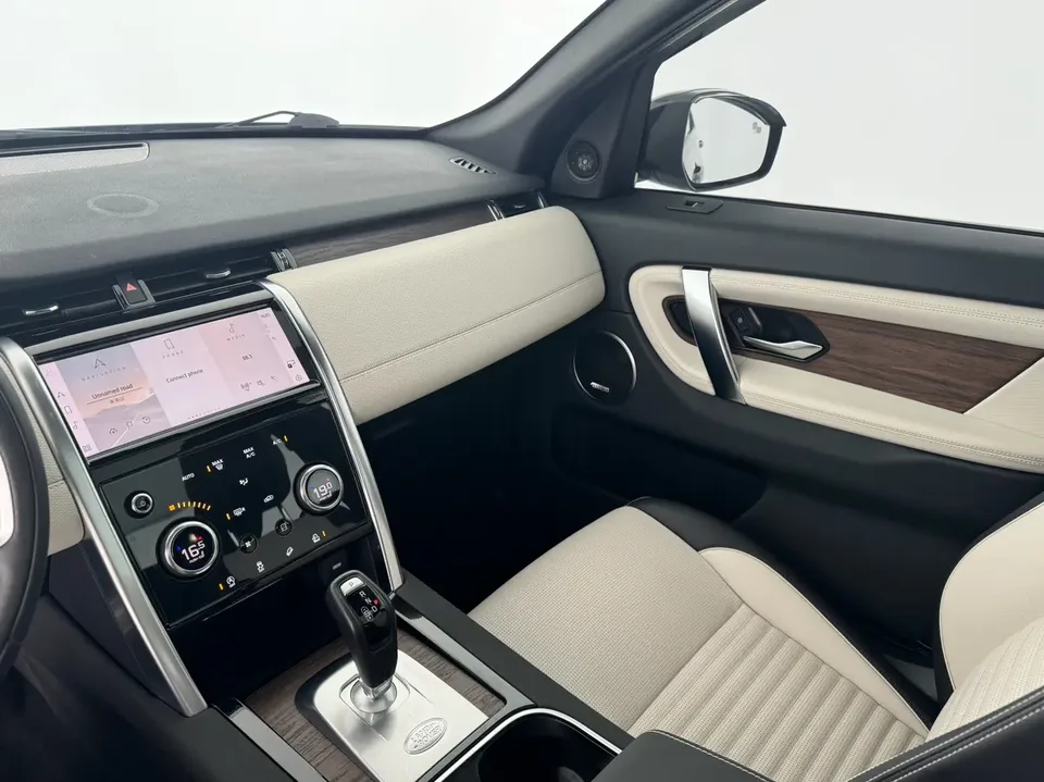 Land Rover Discover Sports Discovery Sport 2022 249PS R-Dynamic SE Performance Technology Edition 5 Seaters 2022 — миниатюра 3