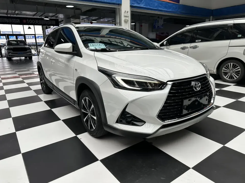 Toyota Yaris L 2023