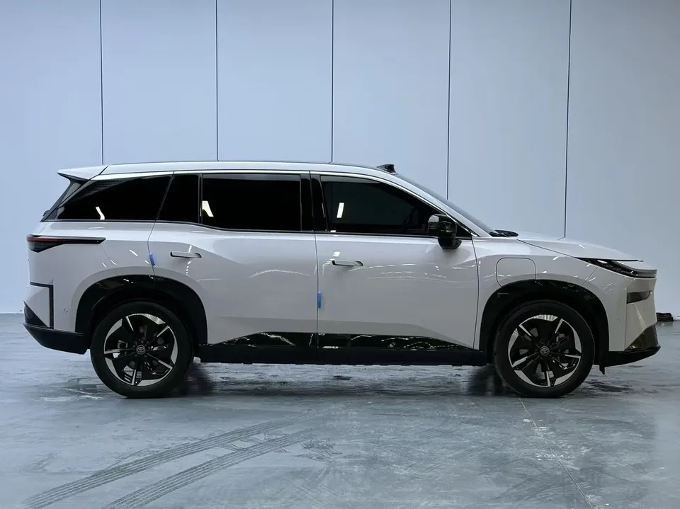 Toyota Bozhi 3X 520 Pro+ 2025 — миниатюра 2