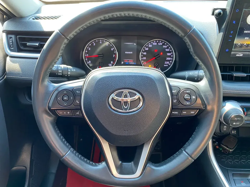 Toyota Willanda 2.0L two-wheel drive luxury PLUS version 2023 — миниатюра 3