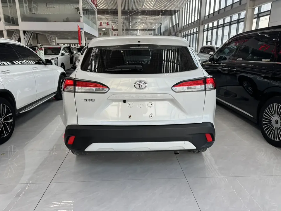 Toyota CorollaCross 2.0L Elite Edition 2023 — миниатюра 5