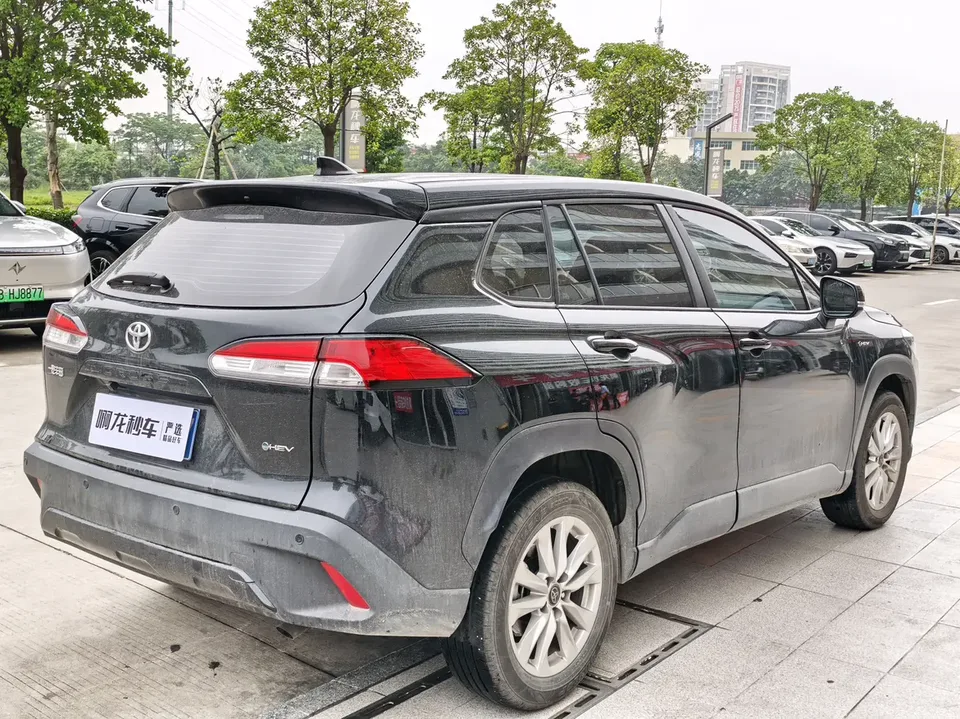 Toyota CorollaCross 2.0L Intelligent Electric Hybrid Dual Engine Pioneer Edition 2024 — миниатюра 2