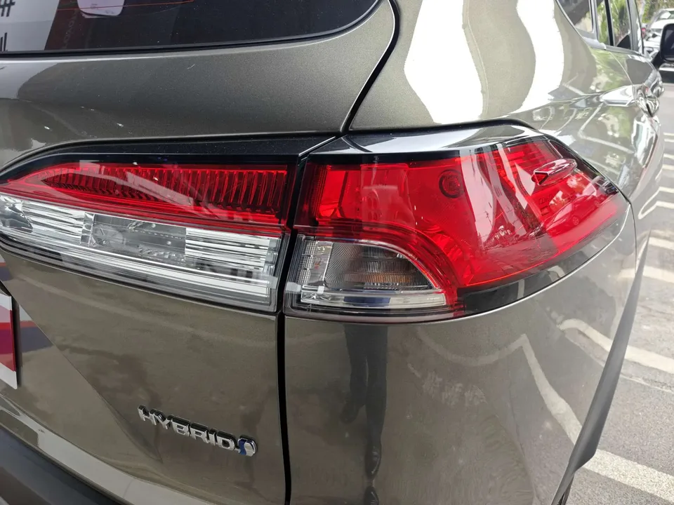 Toyota CorollaCross 2.0L Intelligent Electric Hybrid Dual Engine Elite Edition 2024 — миниатюра 3