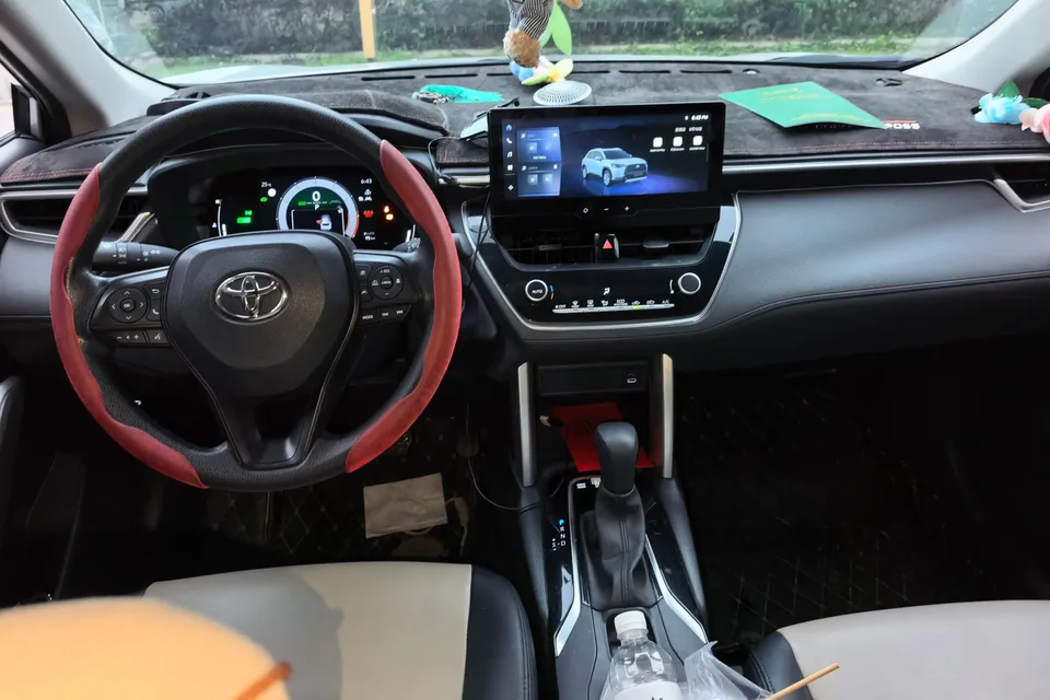 Toyota CorollaCross 2.0L Intelligent Electric Hybrid Dual Engine Pioneer Edition 2024 — миниатюра 4