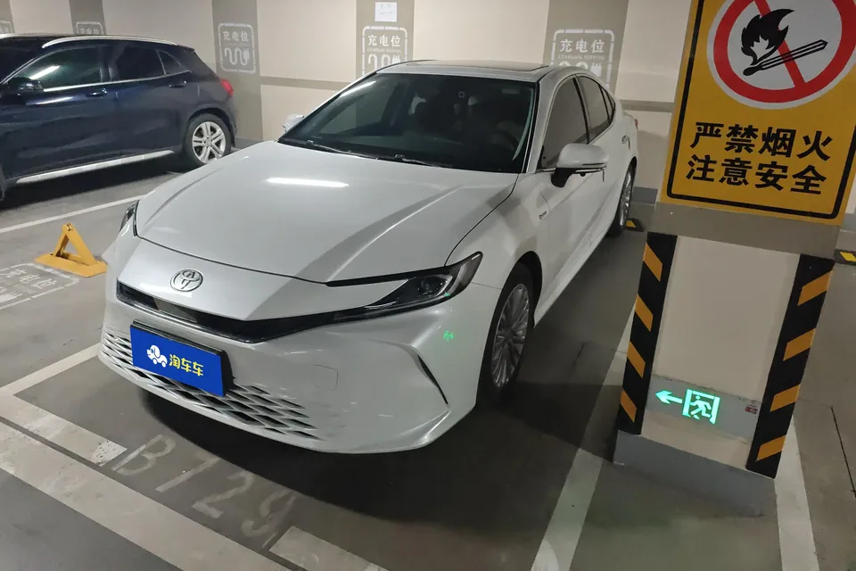 Toyota Camry 2025