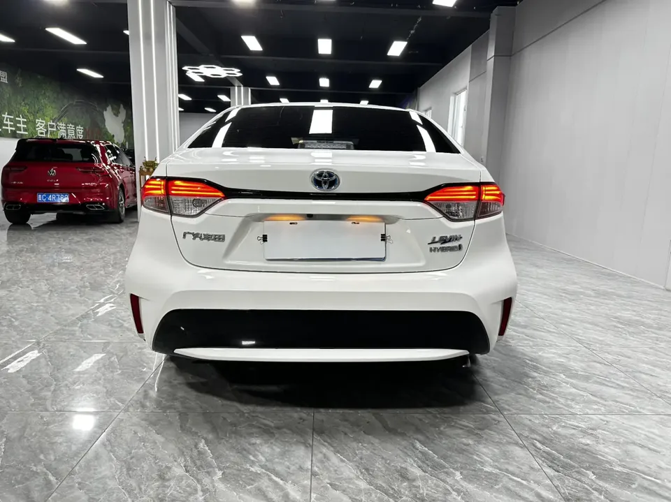 Toyota Levin 2022 Lelink Dual Engine 1.8H E-CVT Luxury Edition 2022 — миниатюра 2