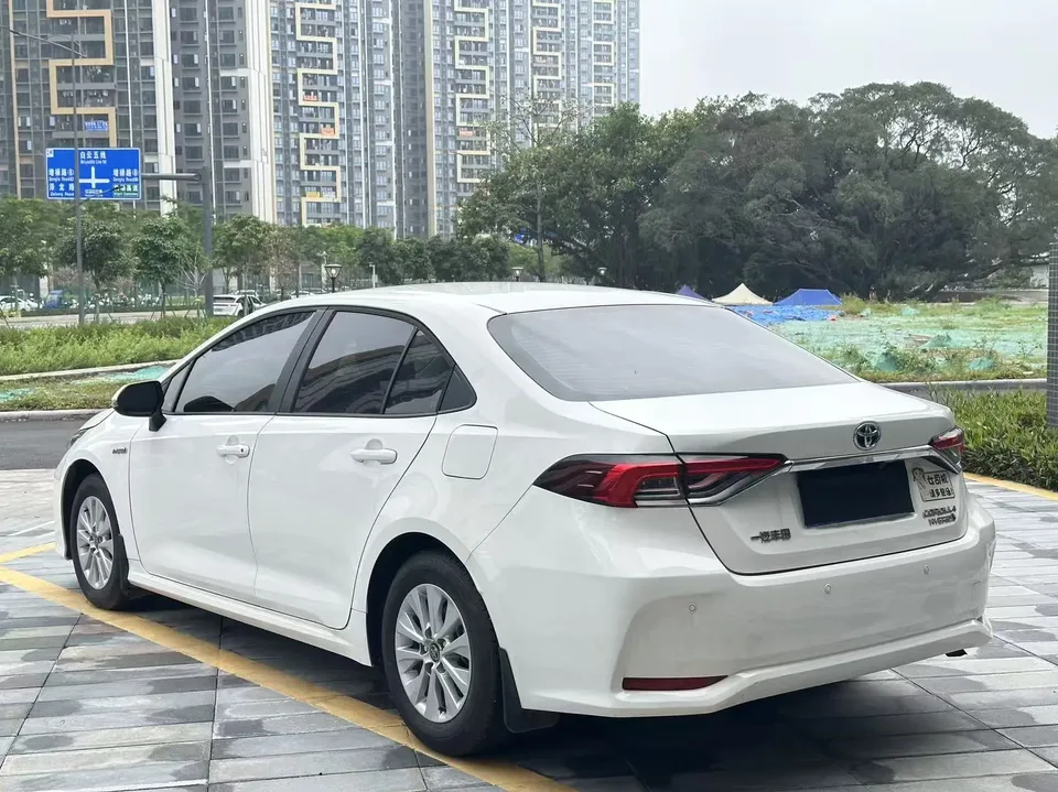 Toyota Corolla Intelligent Electric Hybrid Dual Engine 1.8L E-CVT Pioneer Edition 2024 — миниатюра 5