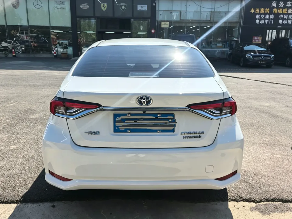 Toyota Corolla Corolla 2023 Intelligent Electric Hybrid Dual Engine 1.8L E-CVT Elite Edition 2023 — миниатюра 2