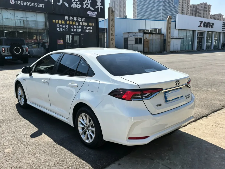 Toyota Corolla Corolla 2023 Intelligent Electric Hybrid Dual Engine 1.8L E-CVT Elite Edition 2023 — миниатюра 4