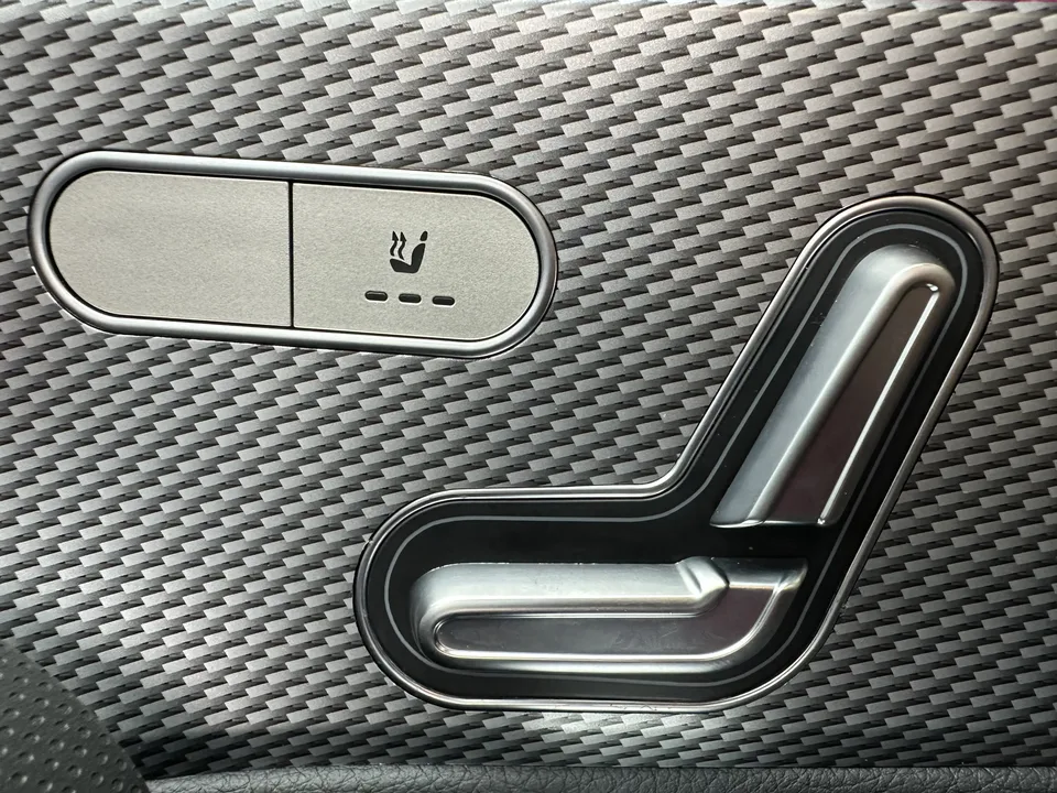 Mercedes-Benz Mercedes Benz A Class Mercedes-Benz A-Class 2023 A 180 L 2024 — миниатюра 3