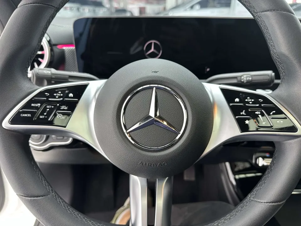 Mercedes-Benz Mercedes Benz A Class Mercedes-Benz A-Class 2023 A 180 L 2024 — миниатюра 4