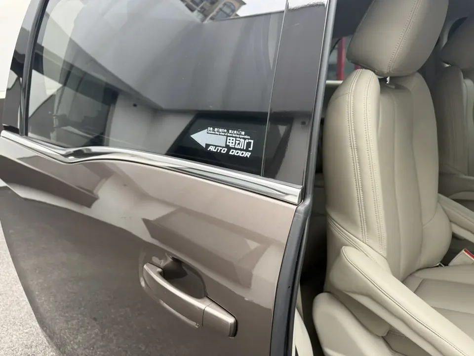 Buick GL8 Buick GL8 2023 Land Business Class 2.0T Comfort Edition 2023 — миниатюра 4