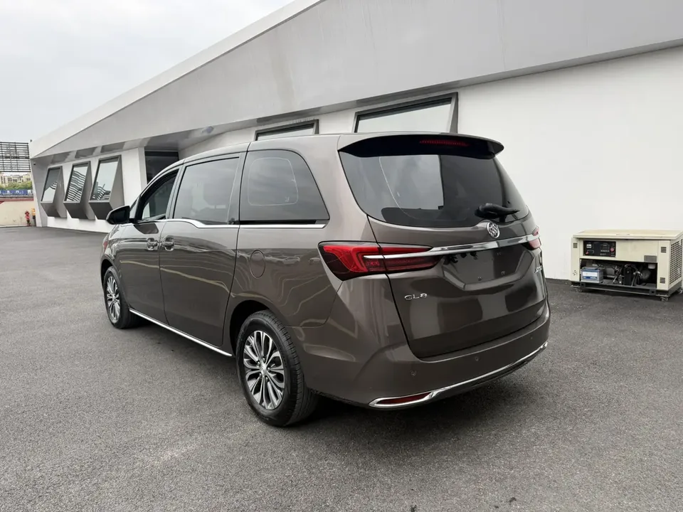 Buick GL8 2023