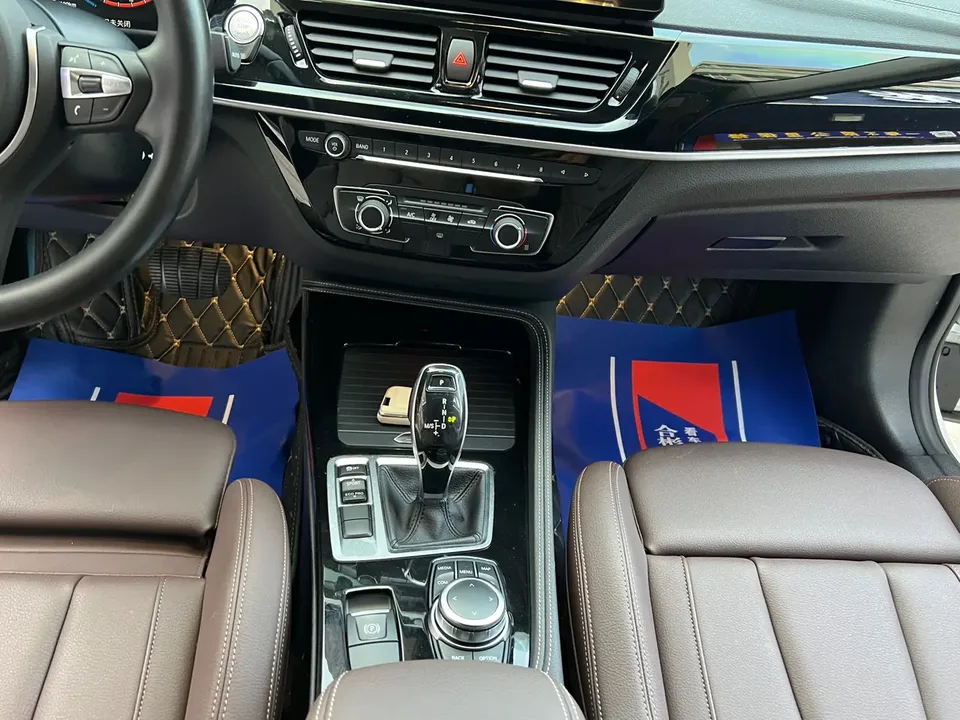 BMW 1 Series BMW 1 Series 2023 125i M Sport Night Edition 2023 — миниатюра 4