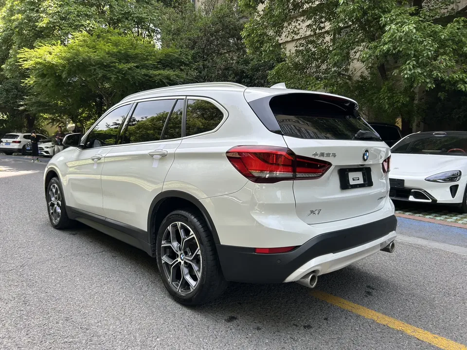 BMW X1 BMW X1 2022 sDrive25Li Leading Edition 2022 — миниатюра 4