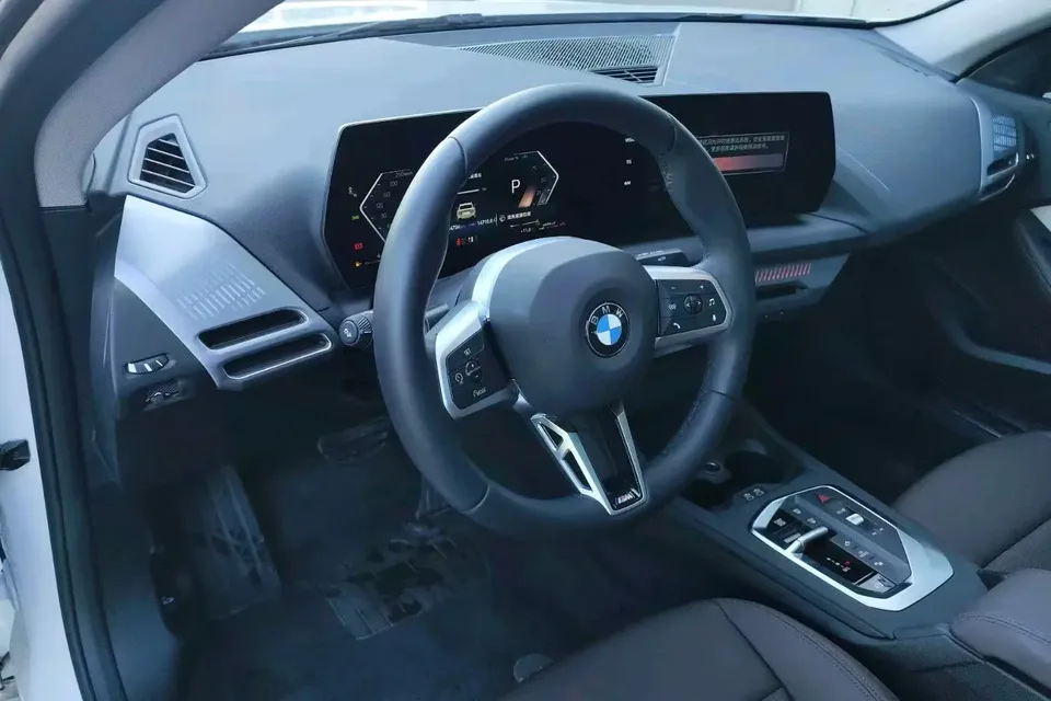 BMW 2 Series 225L M Sports Package 2025 — миниатюра 4