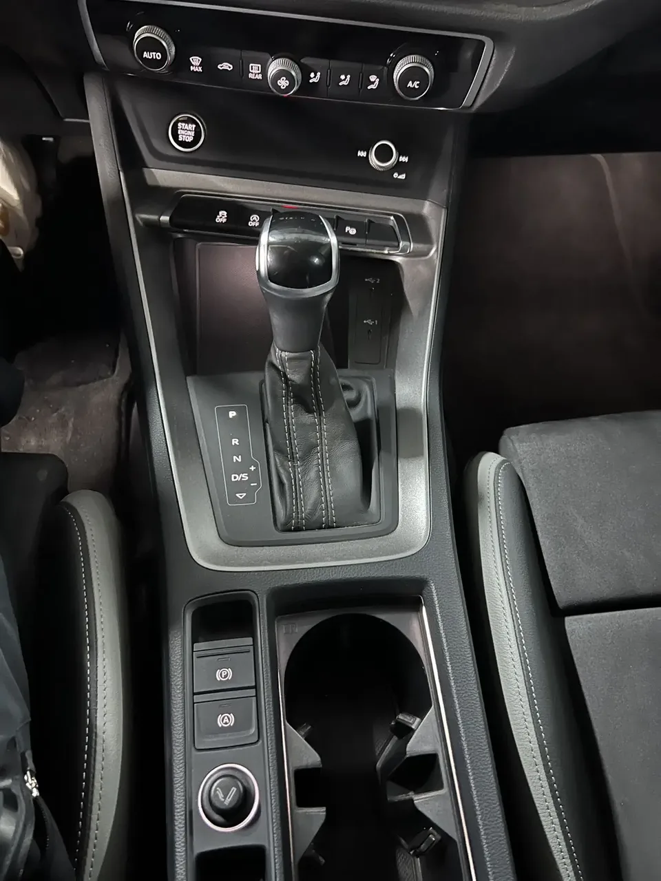 Audi Q3 Audi Q3 2022 35 TFSI Fashionable and Dynamic 2023 — миниатюра 4