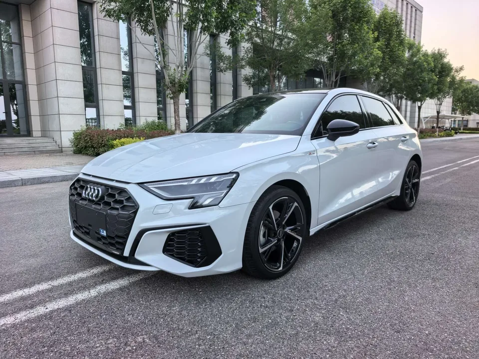 Audi A3 A3 2022 Sportback 35 TFSI stylish and sporty 2022 — photo 1, buy with delivery to Moscow