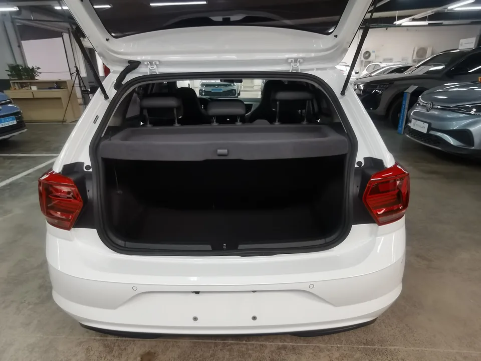 Volkswagen Polo facelift Plus 1.5L Automatic Colorful Technology Edition 2024 — миниатюра 3