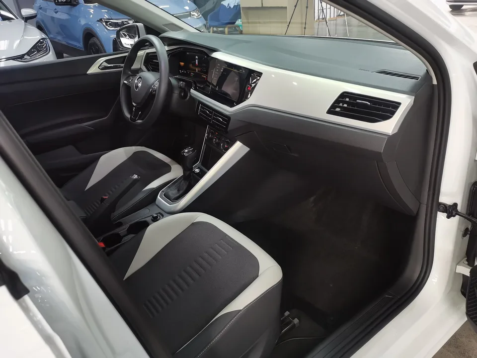 Volkswagen Polo facelift Plus 1.5L Automatic Colorful Technology Edition 2024 — миниатюра 4