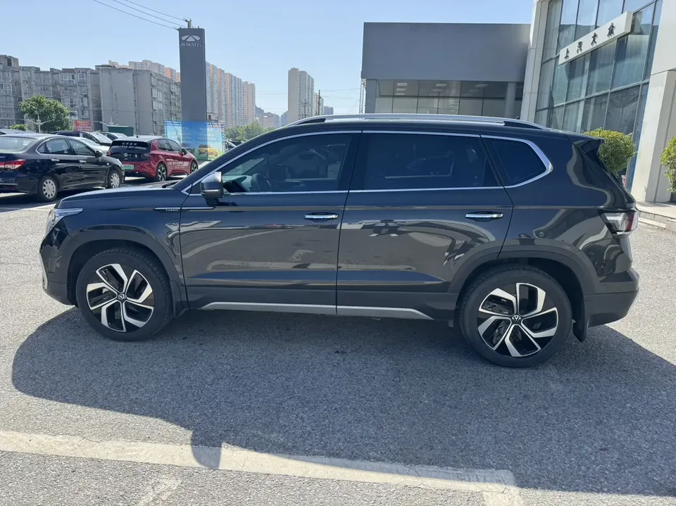 Volkswagen Tharu 300TSI 2WD Full Moon Edition 2023 — миниатюра 4