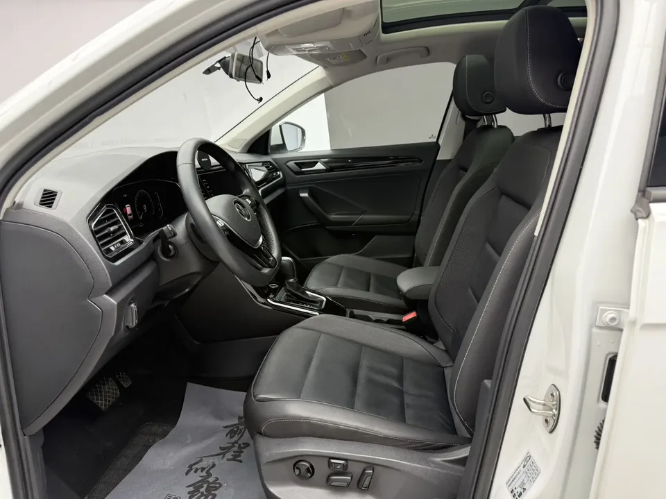 Volkswagen T-Roc Tange 280TSI DSG two-wheel drive comfort PLUS 2022 — миниатюра 5