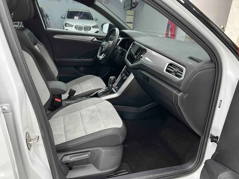 Volkswagen T-Roc 2021 Tangeu 280TSI DSG 2WD R-Line Pro Smart Edition 2022 — миниатюра 4