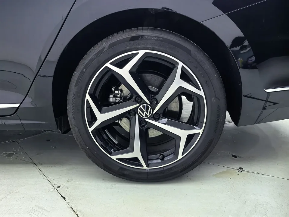 Volkswagen Passat 2025