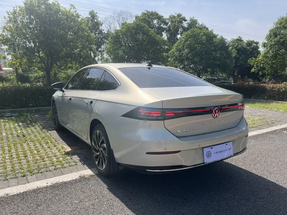 Volkswagen Sagitar Sagitar L 300TSI DSG basic model 2026 — миниатюра 4