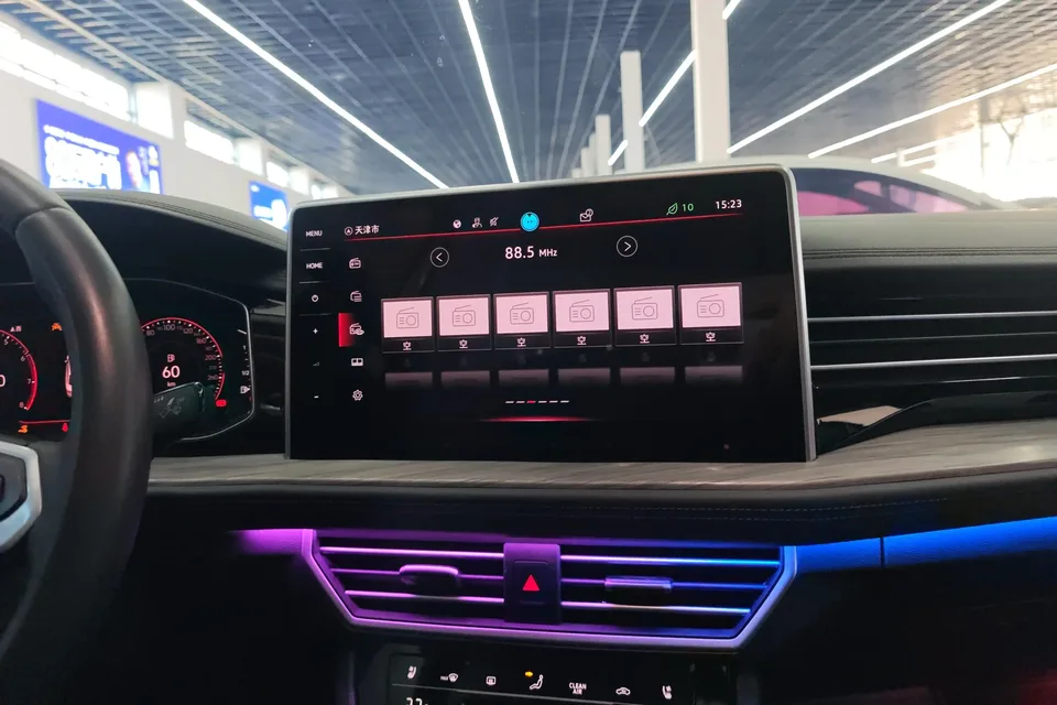 Volkswagen Sagitar 2023 Sagitar 280TSI DSG Beyond Edition Plus 2022 — миниатюра 4