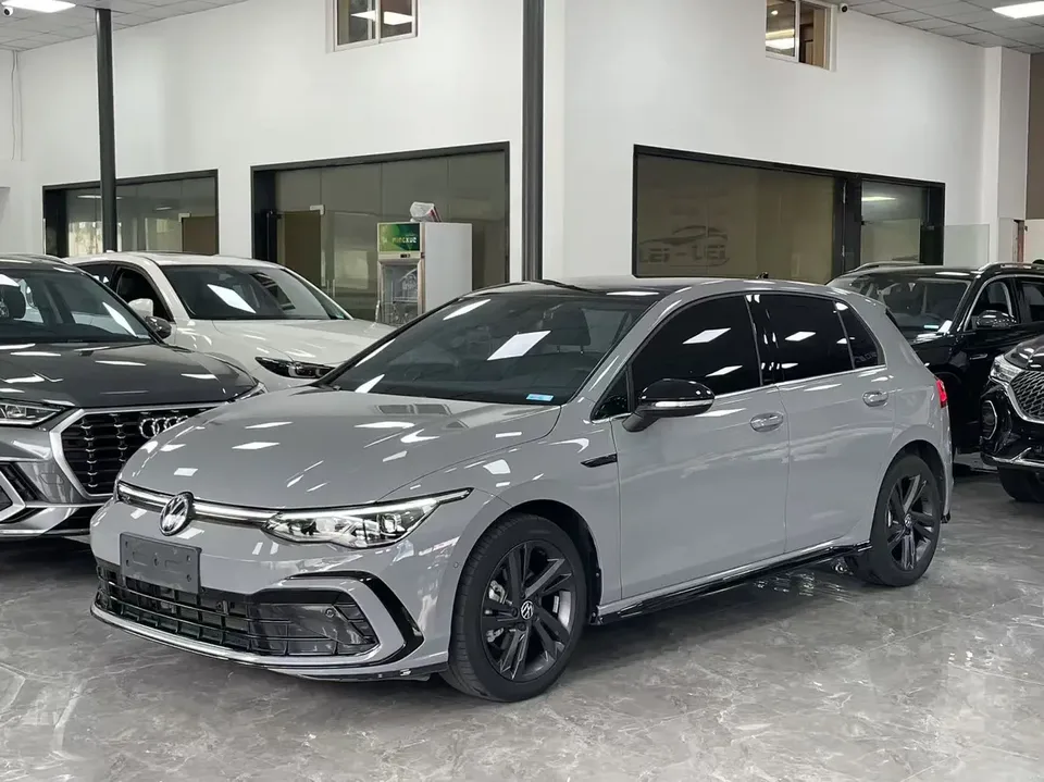 Volkswagen Golf Golf 2023 280TSI DSG R-Line Lite 2023 — фото 1, купить с доставкой в Москву