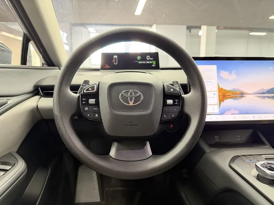 Toyota bZ5 550 JOY 2026 — миниатюра 4