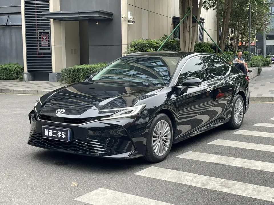 Toyota Camry 2025