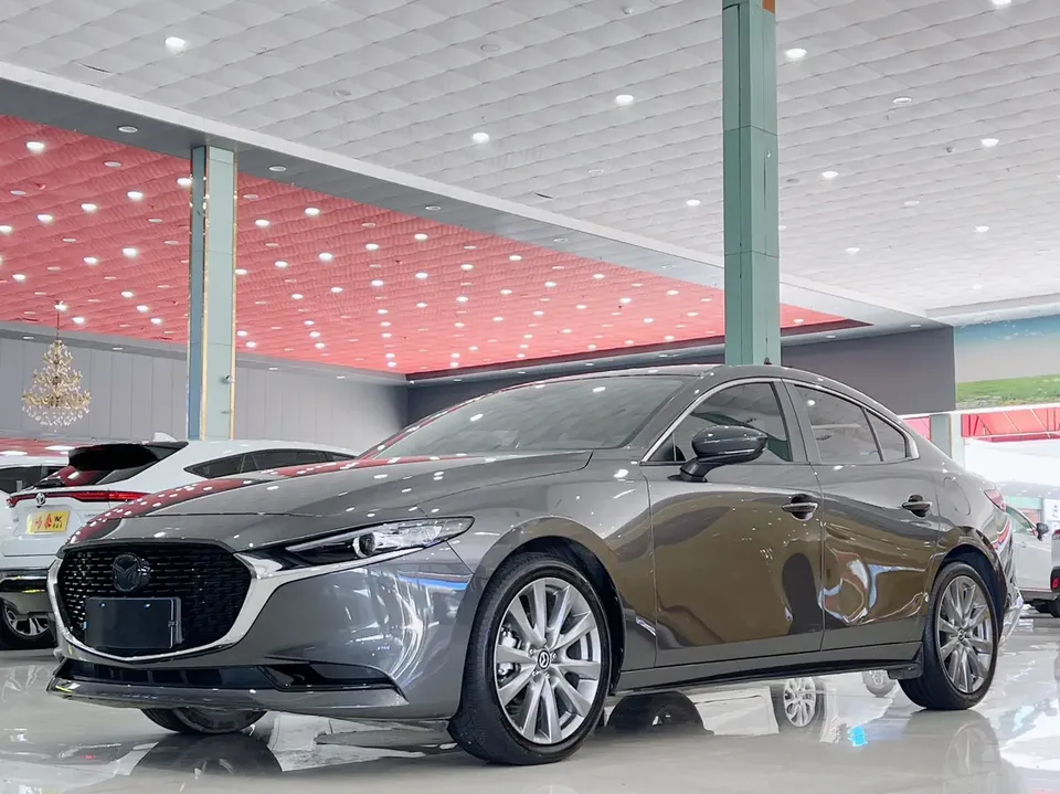 Mazda Axela Mazda3 Angkesela 2023 2.0L Automatic Elegant Edition 2024 — photo 1, buy with delivery to Moscow