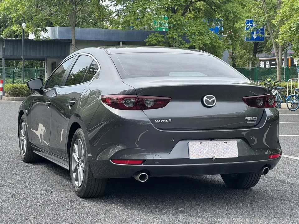 Mazda Axela 2.0L Automatic Quality Edition 2024 — миниатюра 4