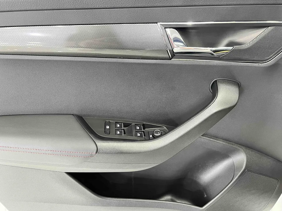 Skoda Karoq Korok 2022 TSI280 Luxury Edition 2022 — thumbnail 3
